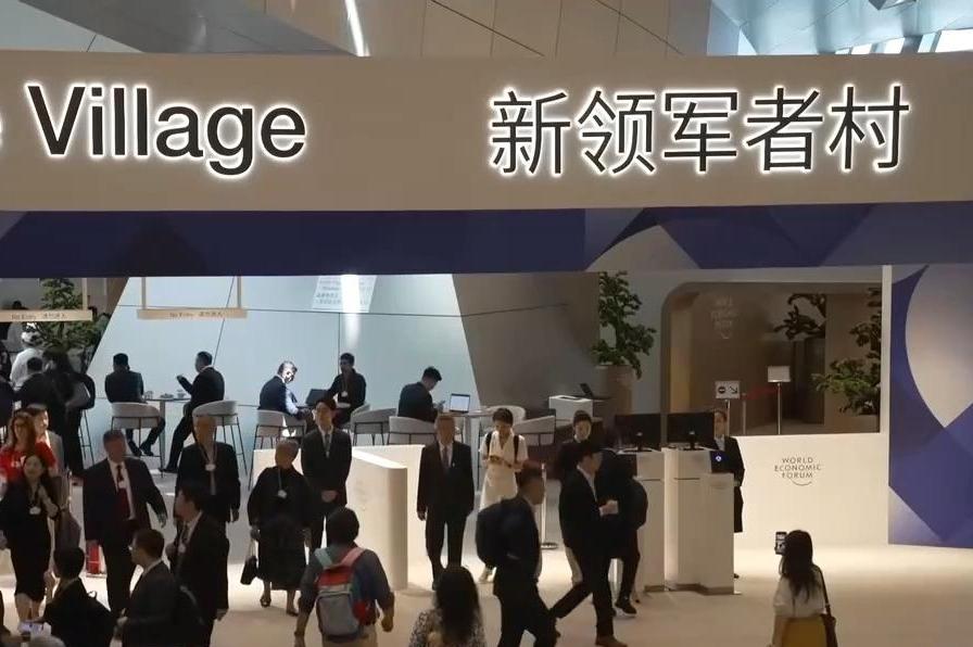 东西问丨黄印华“五访新疆”:打破谣言最好的方法是亲身感受