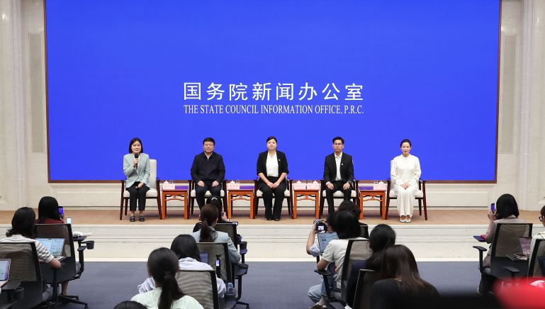 股三大指数均涨逾