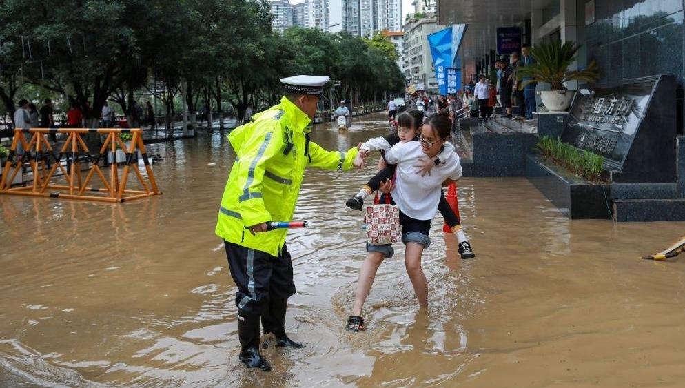小胖又在指导樊振东