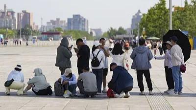他一搂我就知道跑不了了